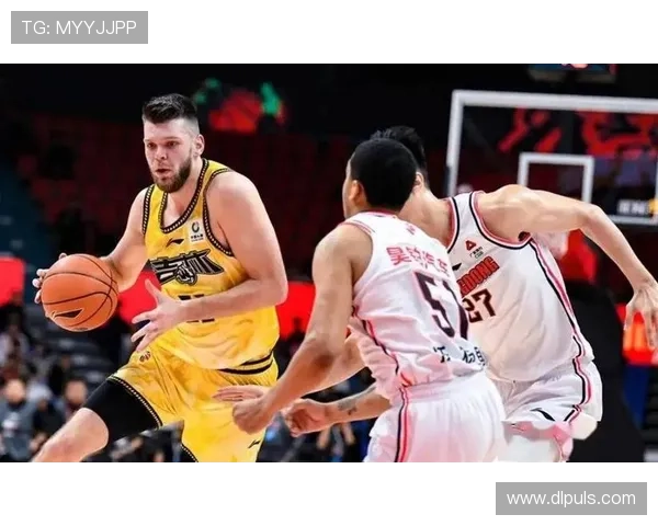 拉科塞维奇首秀高效砍下32分16板两双